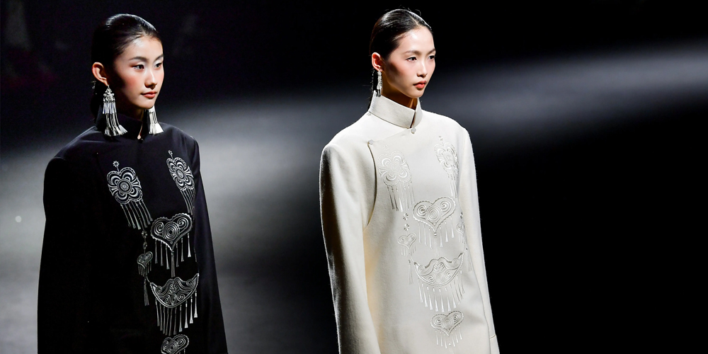 衣迪阿诺×梁燕 | 跨界携手，高校赋能凉山彝族服饰焕新